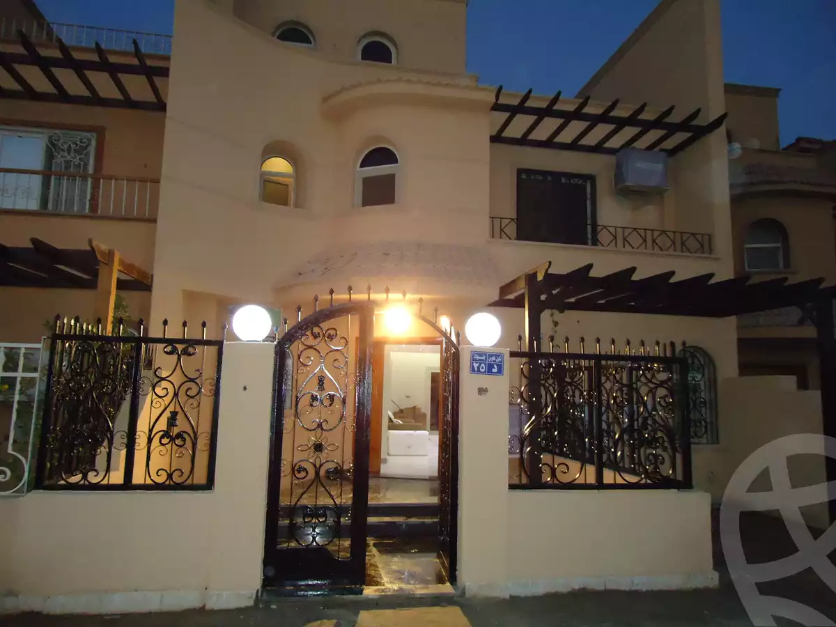 https://aqarmap.com.eg/en/listing/2576759-for-sale-cairo-6th-of-october-compounds-first-heights