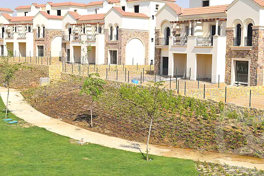 https://aqarmap.com.eg/en/listing/2821953-projects-divina-gardens12