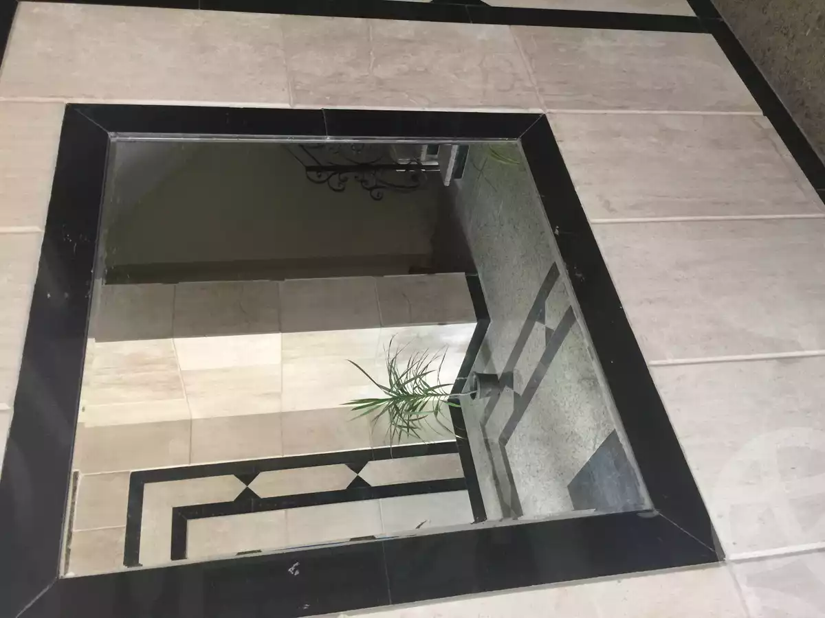 https://aqarmap.com.eg/en/listing/2841466-for-sale-cairo-heliopolis-cairo-heliopolis-heliopolis-square-ahmed-farid-st
