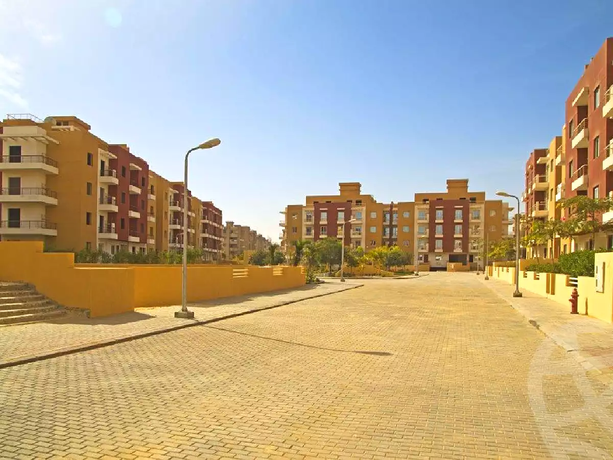 https://aqarmap.com.eg/ar/listing/2870078-projects-mashareq-compound