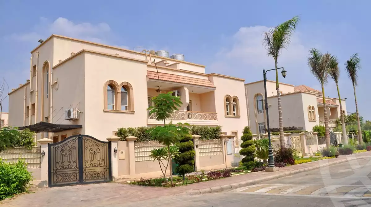 https://aqarmap.com.eg/ar/listing/5020854-for-sale-cairo-el-sheikh-zayed-city-compounds-greens