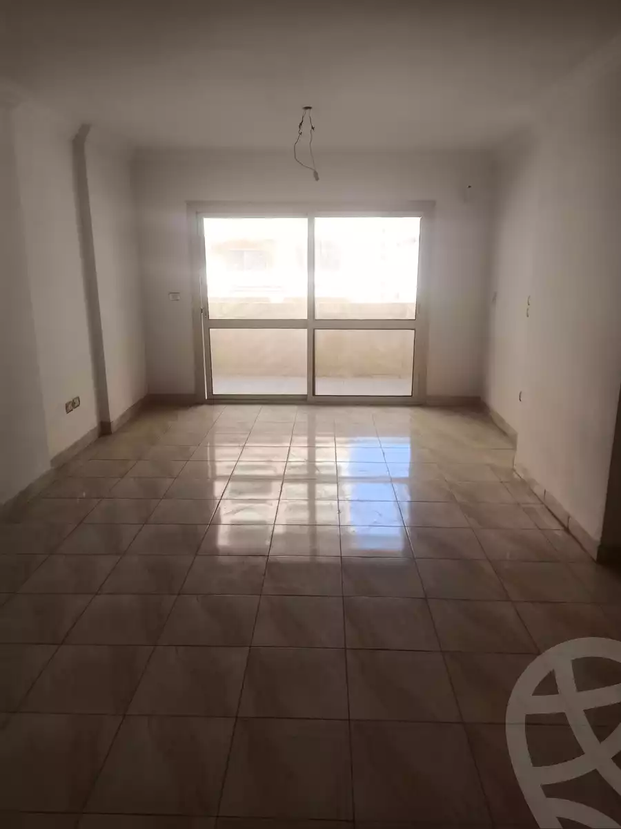 https://aqarmap.com.eg/ar/listing/4139180-for-sale-cairo-al-oubour-tryq-msr-sm-yly-lshrwy-moon-city