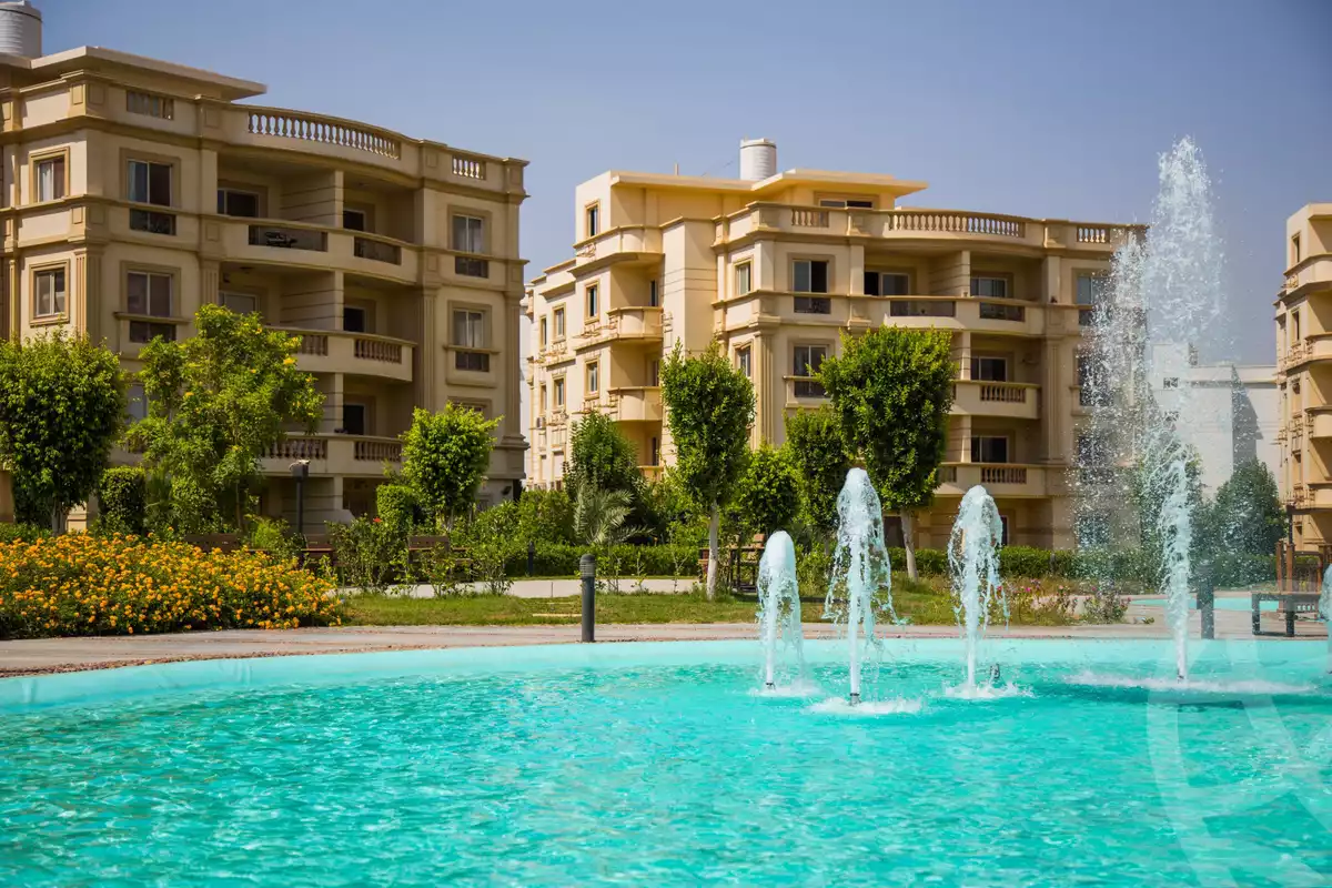 https://aqarmap.com.eg/ar/listing/6132945-for-sale-cairo-6th-of-october-hadaeq-october-kmbwnd-fy-hdyq-ktwbr-golf-residences