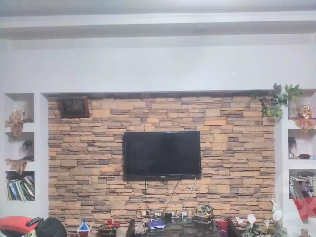 https://aqarmap.com.eg/ar/listing/3431497-for-sale-cairo-al-oubour-eskan-el-shabab