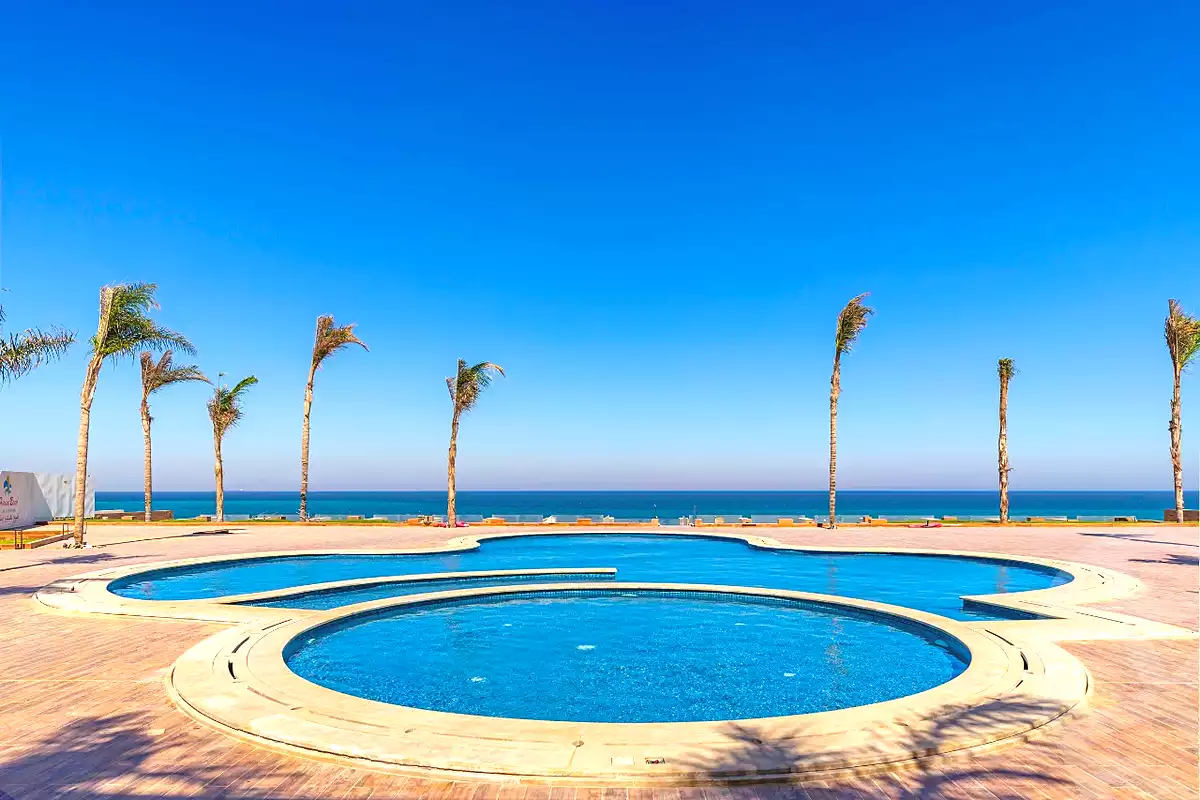 https://aqarmap.com.eg/ar/listing/6861696-for-sale-ain-elsokhna-resorts-hyfyn-bytsh-grb-lkhlyj-lltnmy-l-mrny