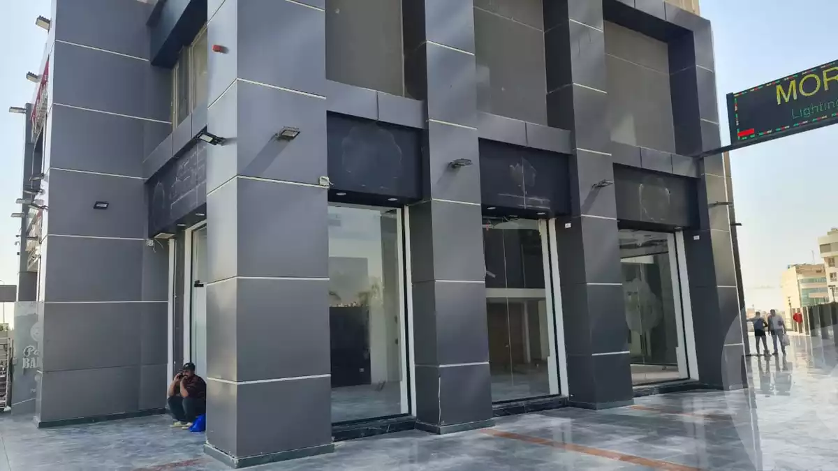 https://aqarmap.com.eg/ar/listing/3462163-for-rent-cairo-new-cairo-ltjm-lkhms-90th-street-90th:-between-mountain-view-roundabout-and-auc