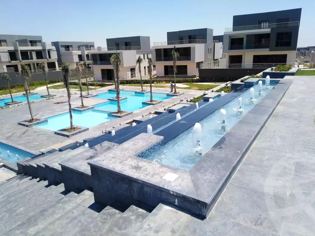 https://aqarmap.com.eg/ar/listing/3614935-for-sale-cairo-el-sheikh-zayed-city-compounds-in-sheikh-zayed-el-patio-zahraa