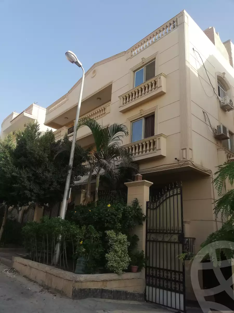 https://aqarmap.com.eg/ar/listing/3619406-for-sale-cairo-new-cairo-ltjm-lkhms-el-ahyaa-third-neighborhood-street-14
