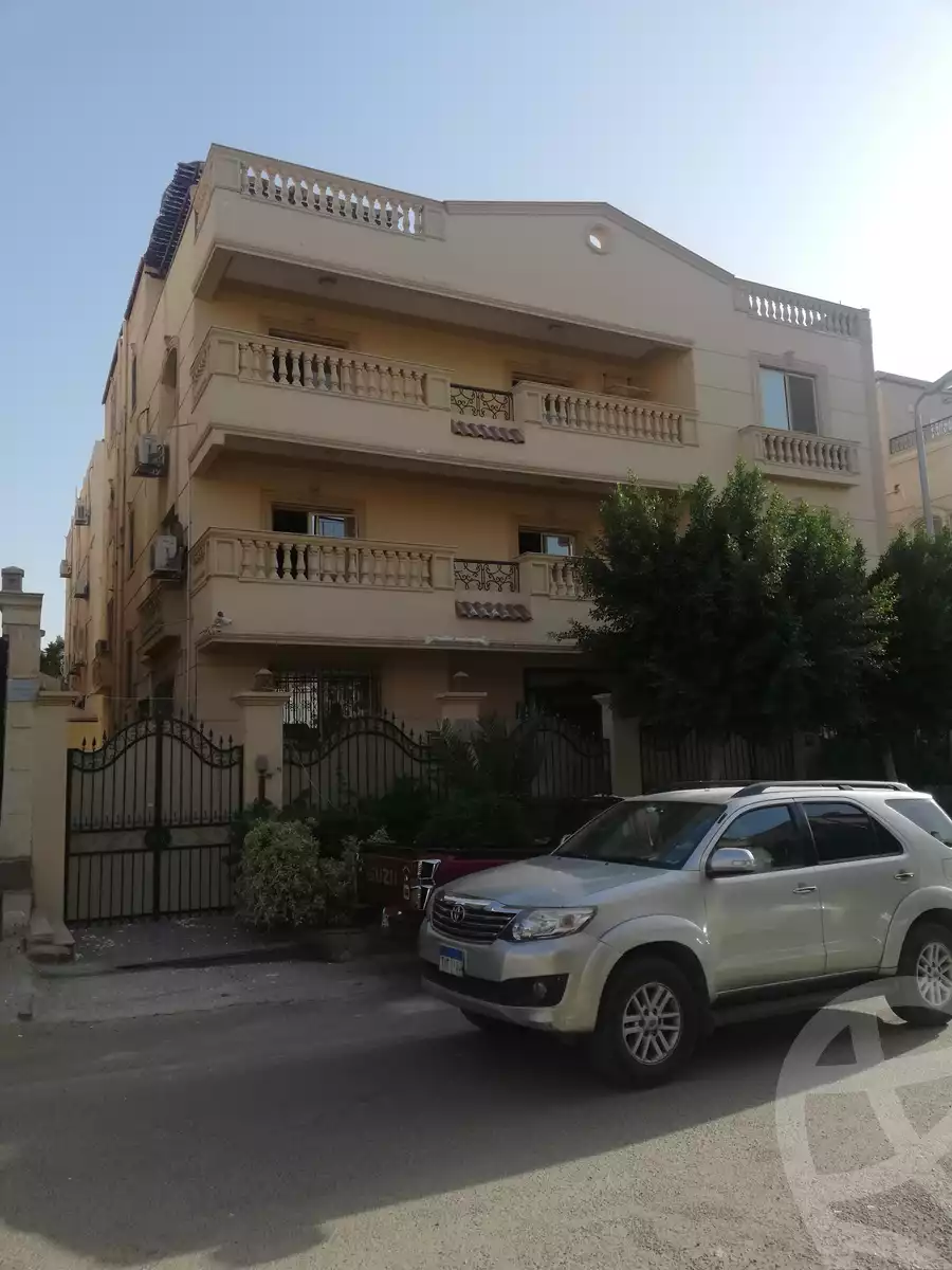 https://aqarmap.com.eg/ar/listing/3619406-for-sale-cairo-new-cairo-ltjm-lkhms-el-ahyaa-third-neighborhood-street-14
