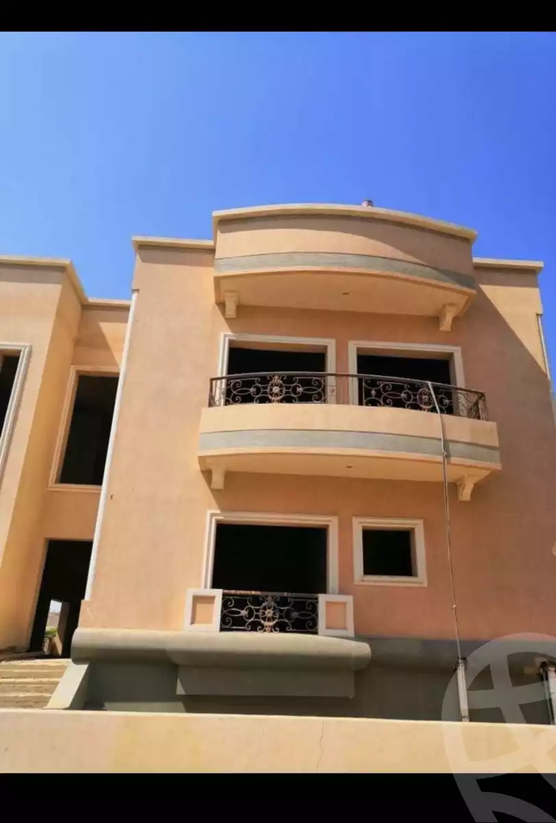 https://aqarmap.com.eg/en/listing/4200052-for-sale-cairo-new-cairo-compounds