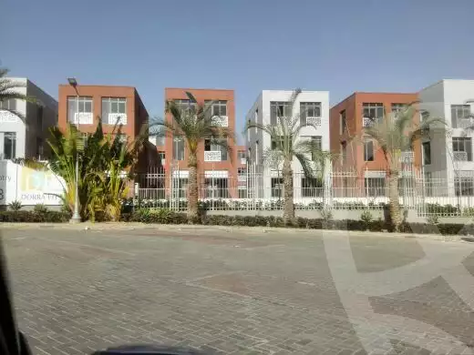 https://aqarmap.com.eg/ar/listing/3642375-for-rent-cairo-el-sheikh-zayed-city-compounds-in-sheikh-zayed-the-courtyard