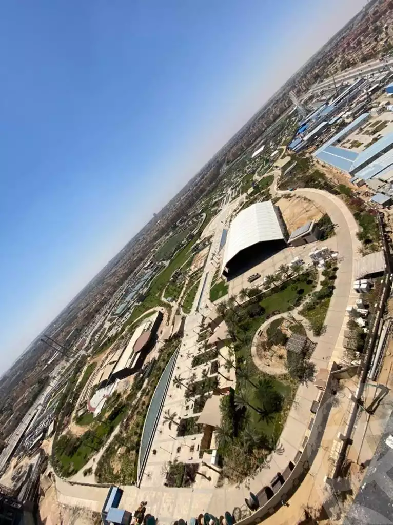 https://aqarmap.com.eg/ar/listing/3672040-for-sale-cairo-el-sheikh-zayed-city-compounds-brj-zyd-wr-llttwyr