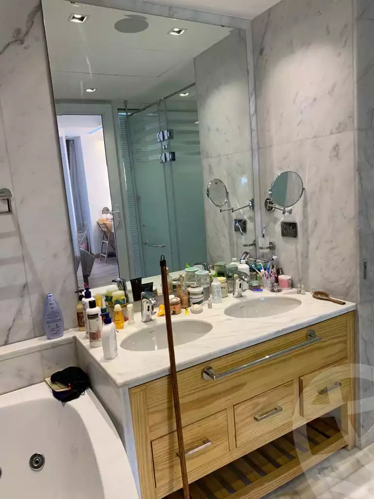 https://aqarmap.com.eg/ar/listing/3680054-for-rent-cairo-el-sheikh-zayed-city-compounds-kmbwnd-wyst-twn-swdyk