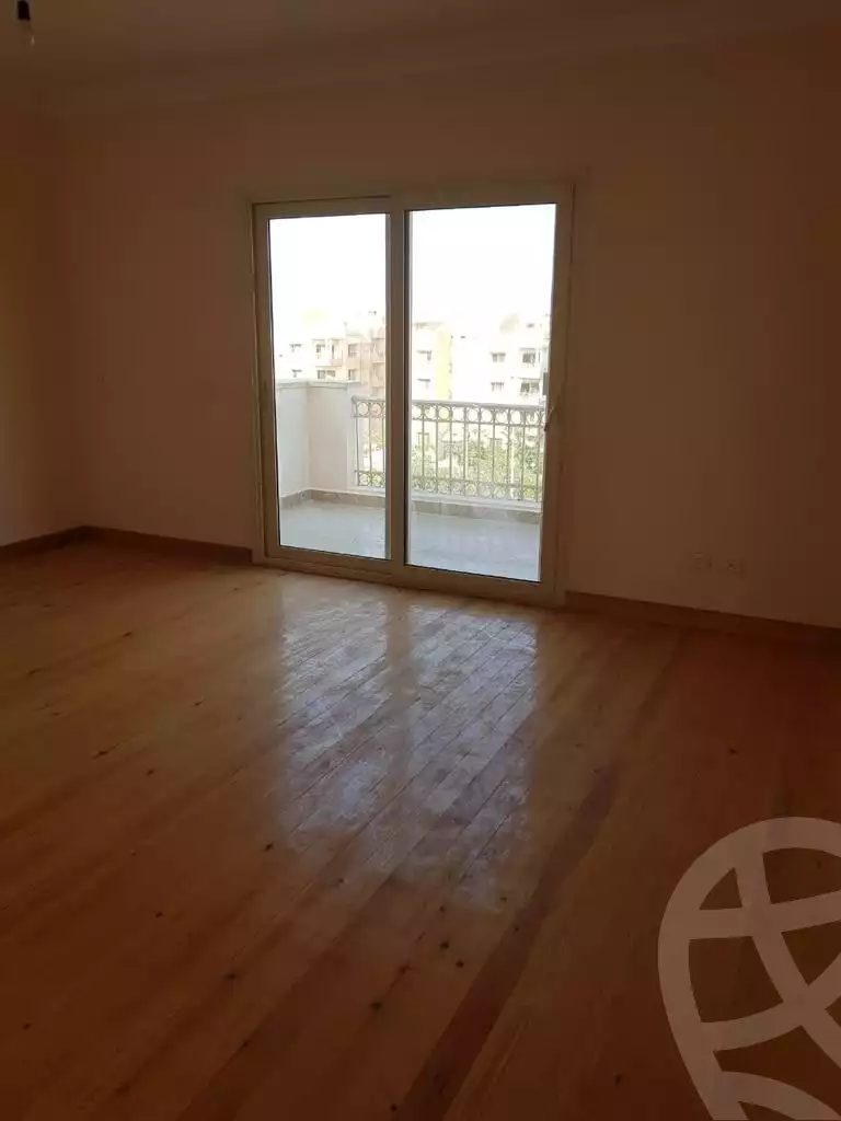 https://aqarmap.com.eg/ar/listing/3685126-for-sale-cairo-el-sheikh-zayed-city-compounds-greens
