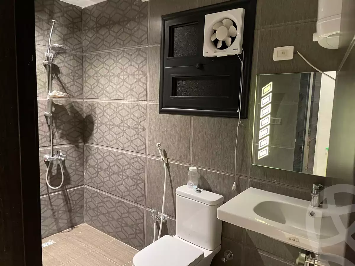 https://aqarmap.com.eg/ar/listing/3700733-for-sale-cairo-el-sheikh-zayed-city-el-hay-elsades-ashaer