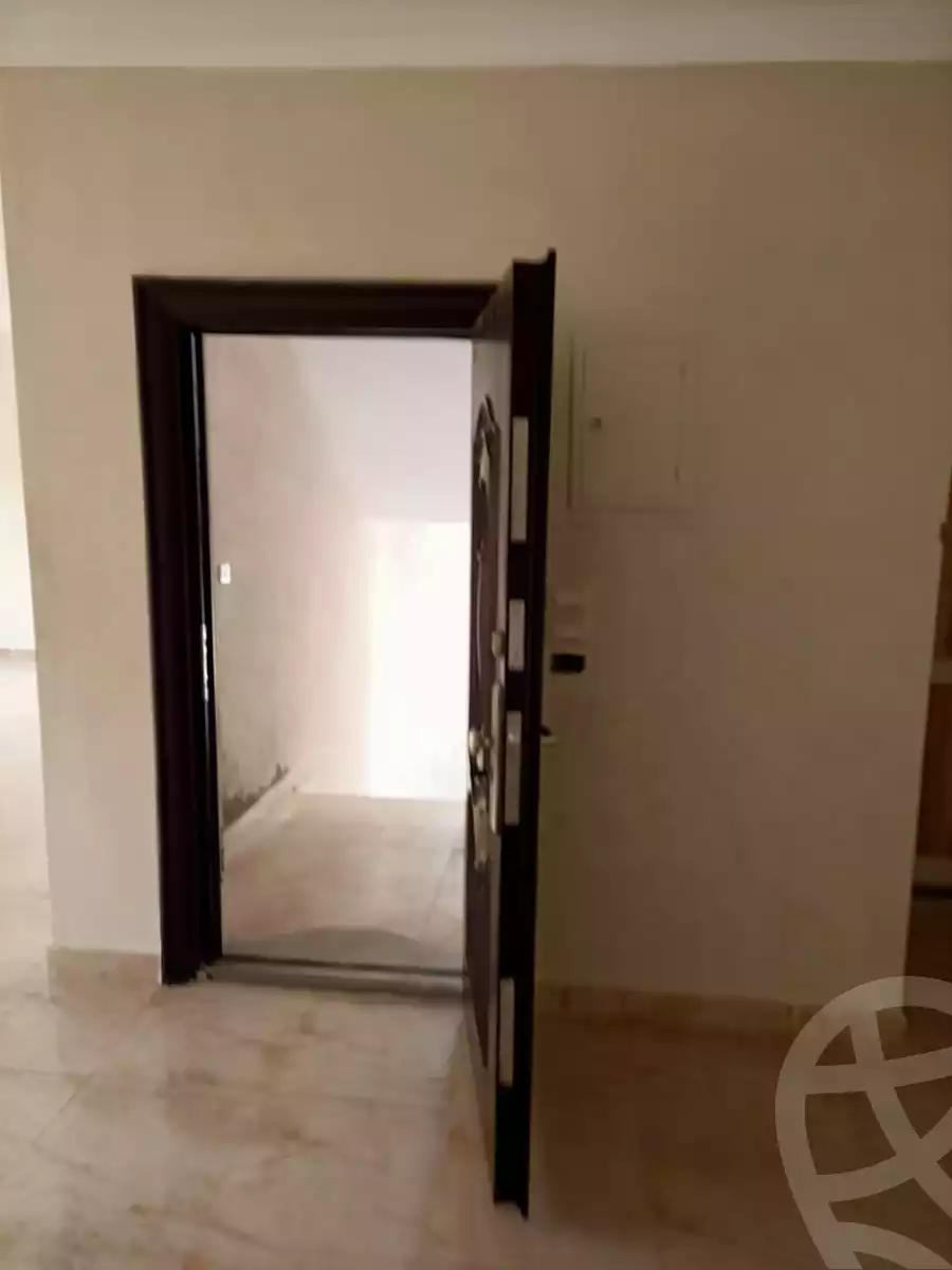 https://aqarmap.com.eg/ar/listing/3725397-for-rent-cairo-new-cairo-south-investors-mohammed-nagib-axis-st