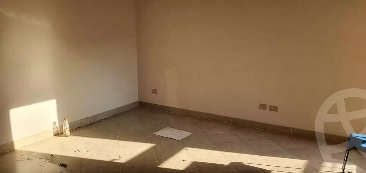 https://aqarmap.com.eg/ar/listing/4042222-for-rent-cairo-new-cairo-compounds-mena-residence