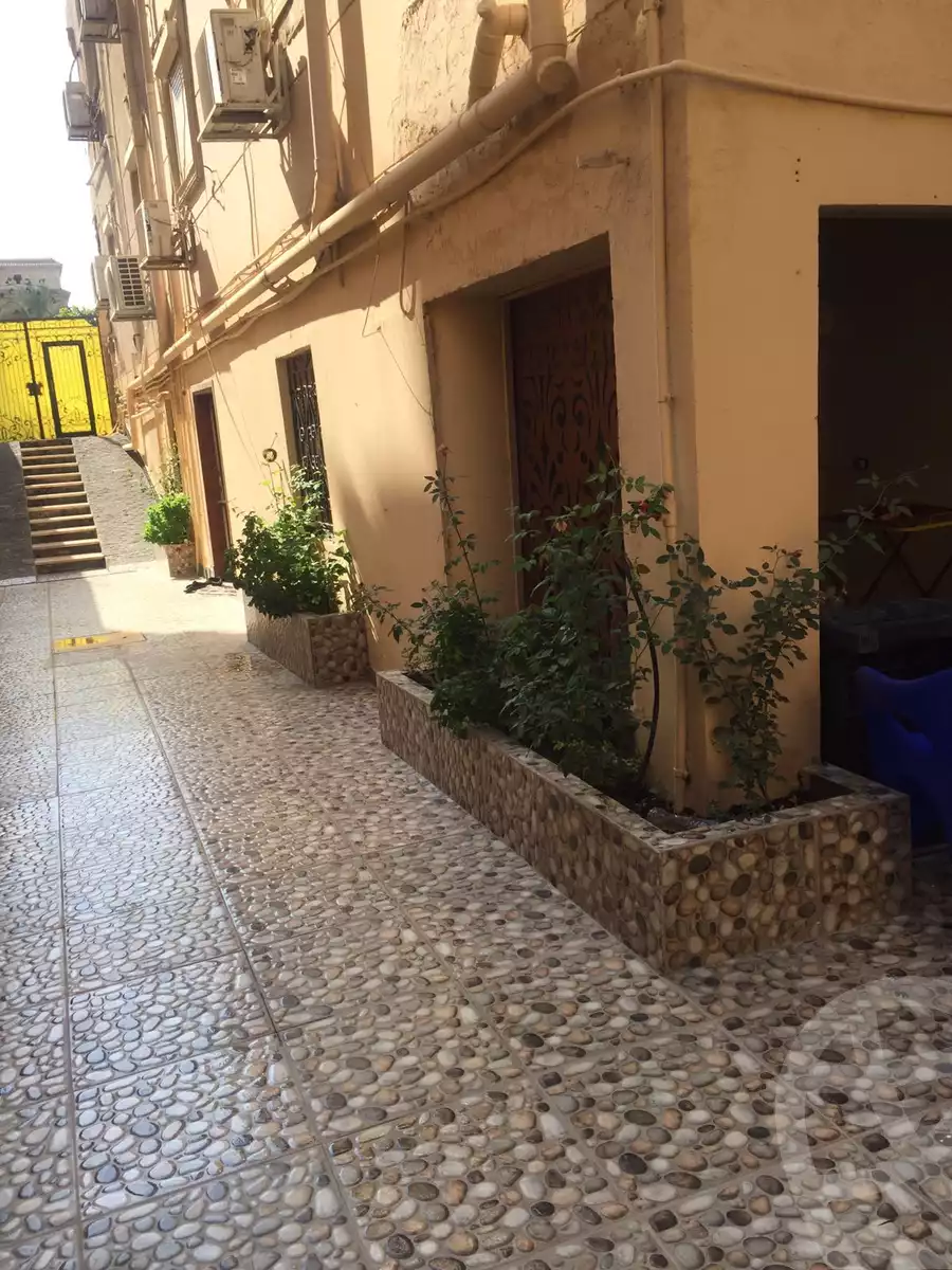 https://aqarmap.com.eg/en/listing/3731186-for-sale-cairo-new-cairo-ltjm-lkhms-90th-street-south-teseen-st