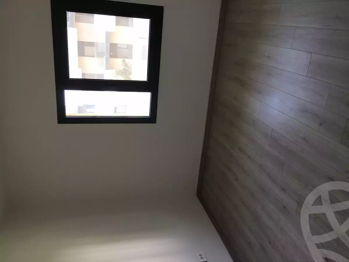 https://aqarmap.com.eg/ar/listing/3732837-for-rent-mdyn-lshrwq-compounds-alborouj