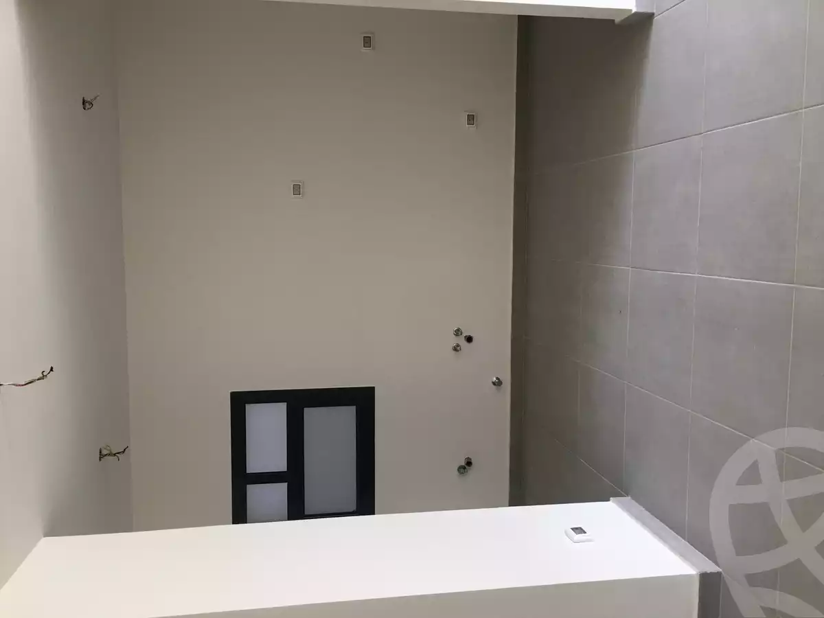 https://aqarmap.com.eg/ar/listing/3732837-for-rent-mdyn-lshrwq-compounds-alborouj