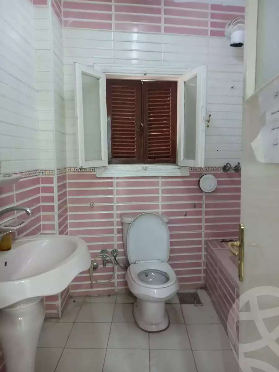 https://aqarmap.com.eg/en/listing/4063146-for-rent-cairo-downtown-bab-el-loaa-moustafa-abou-hif-st