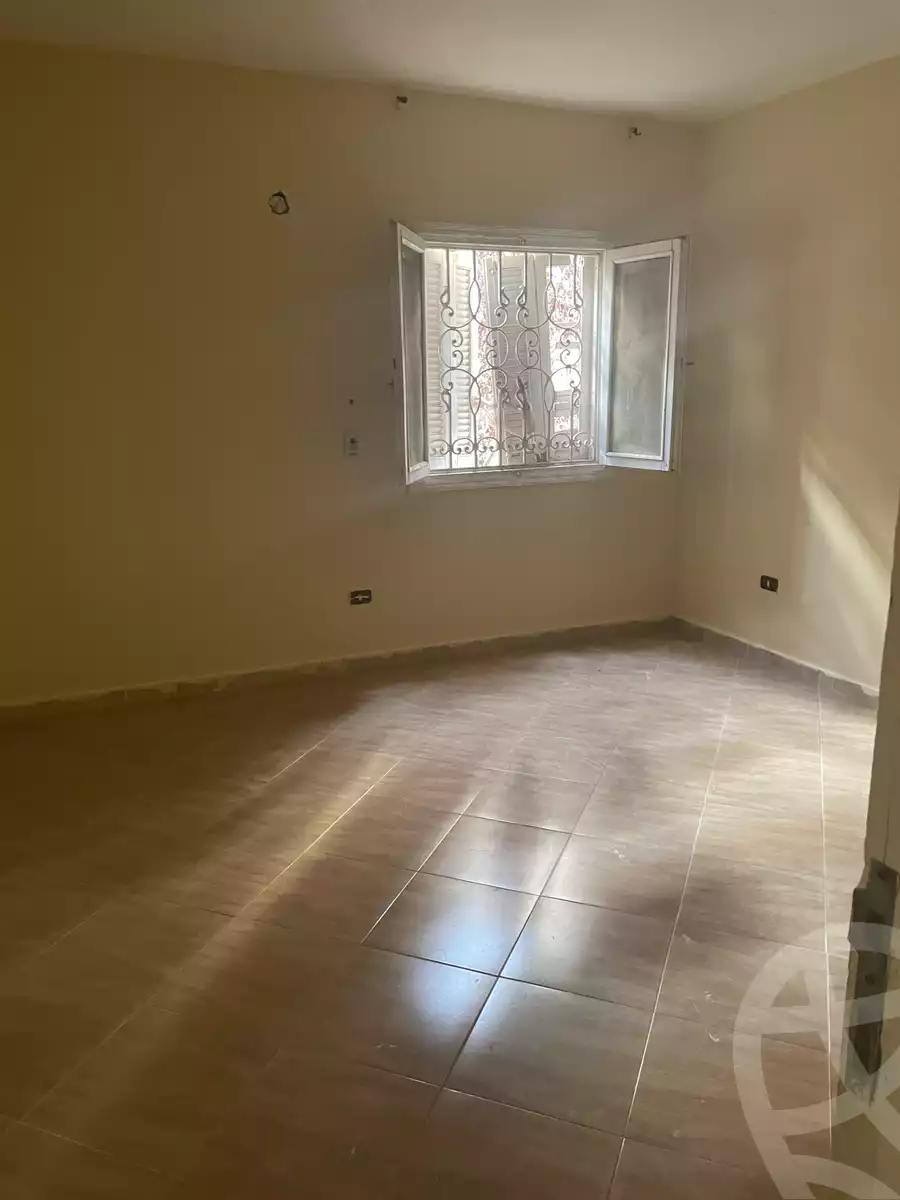 https://aqarmap.com.eg/ar/listing/4296896-for-rent-cairo-6th-of-october-el-ahyaa-neighborhood-2nd-divided-from-al-kafrawei-st