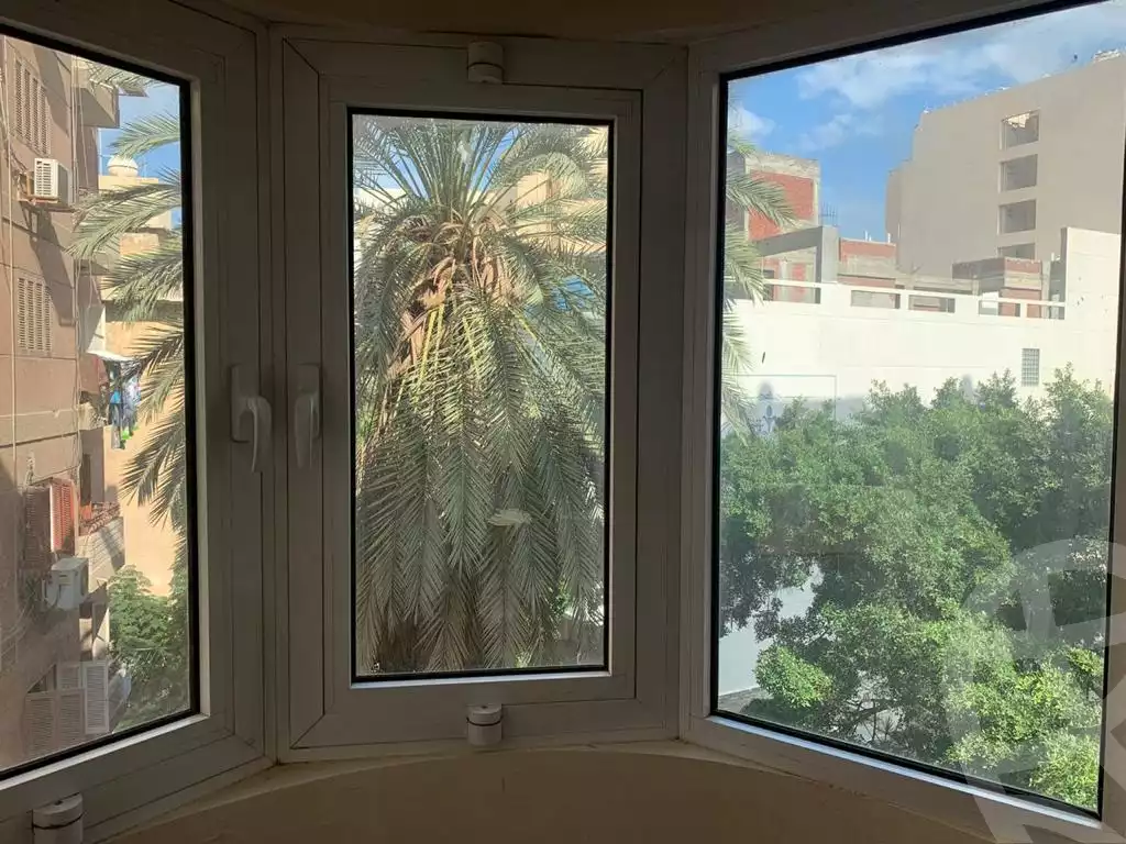 https://aqarmap.com.eg/en/listing/4244839-for-sale-alexandria-kafr-abdo-sant-giyn-st