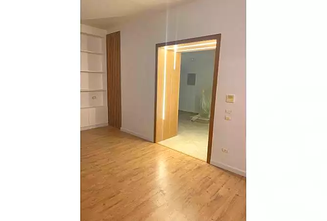 https://aqarmap.com.eg/ar/listing/3774239-for-rent-eastown-parks