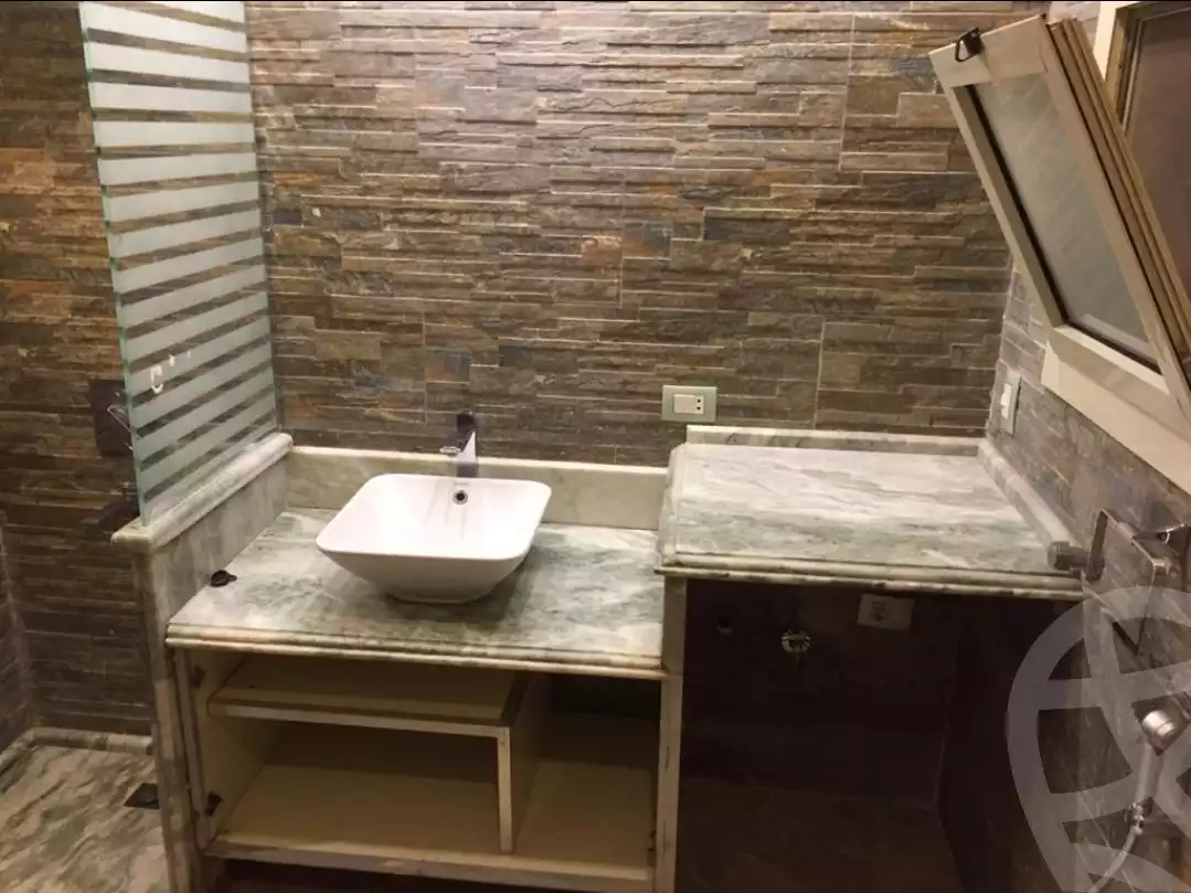 https://aqarmap.com.eg/ar/listing/3774416-for-rent-cairo-el-sheikh-zayed-city-compounds-in-sheikh-zayed-jewar