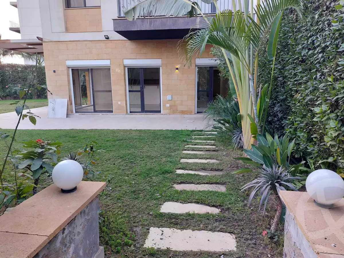 https://aqarmap.com.eg/ar/listing/3766531-for-rent-cairo-el-sheikh-zayed-city-compounds-kmbwnd-wyst-twn-swdyk