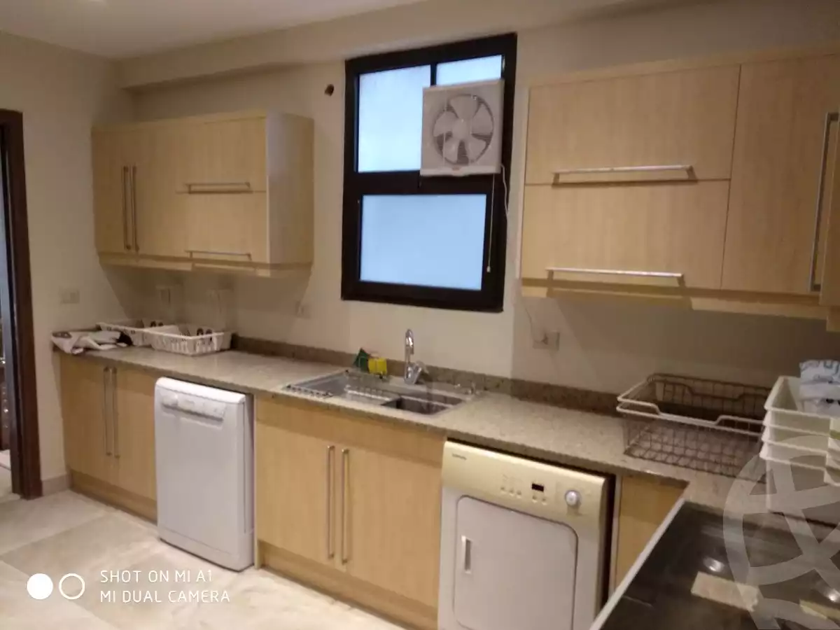 https://aqarmap.com.eg/ar/listing/3788710-for-rent-cairo-el-sheikh-zayed-city-compounds-kmbwnd-wyst-twn-swdyk