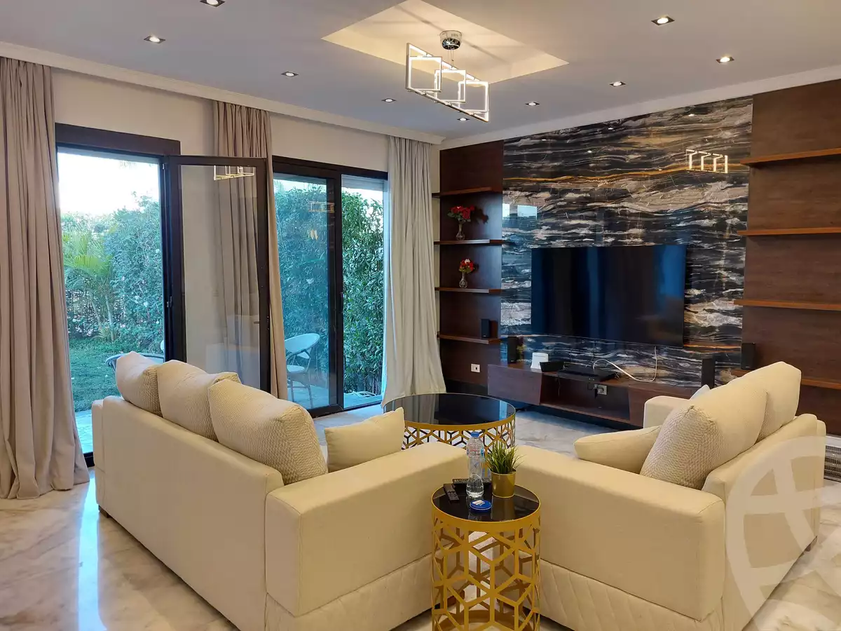 https://aqarmap.com.eg/ar/listing/3778867-for-rent-cairo-el-sheikh-zayed-city-compounds-kmbwnd-wyst-twn-swdyk