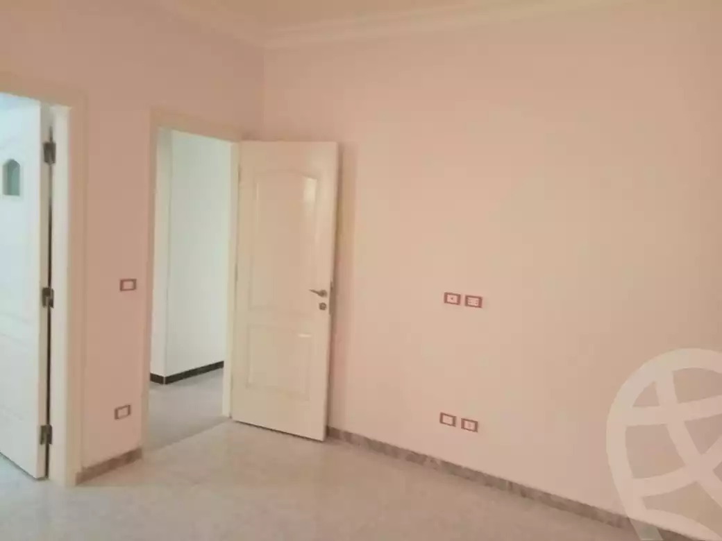 https://aqarmap.com.eg/ar/listing/3808311-for-rent-cairo-new-cairo-south-investors-mohammed-nagib-axis-st