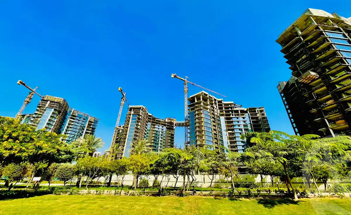 https://aqarmap.com.eg/ar/listing/3825256-for-sale-cairo-el-sheikh-zayed-city-compounds-brj-zyd-wr-llttwyr