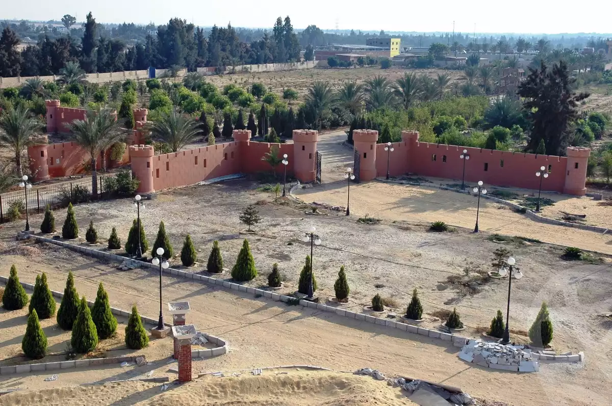 https://aqarmap.com.eg/ar/listing/3829867-for-sale-cairo-alex-cairo-desert-road-mdyn-sfnks-ljdyd