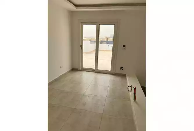 https://aqarmap.com.eg/ar/listing/3852119-for-rent-cairo-new-cairo-compounds-mountain-view-hyde-park