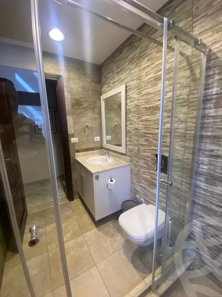 https://aqarmap.com.eg/ar/listing/3854335-for-rent-cairo-el-sheikh-zayed-city-compounds-kmbwnd-wyst-twn-swdyk