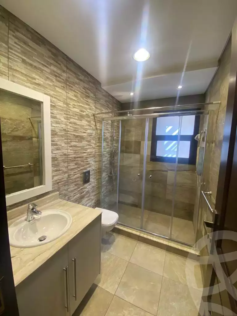 https://aqarmap.com.eg/ar/listing/3854335-for-rent-cairo-el-sheikh-zayed-city-compounds-kmbwnd-wyst-twn-swdyk