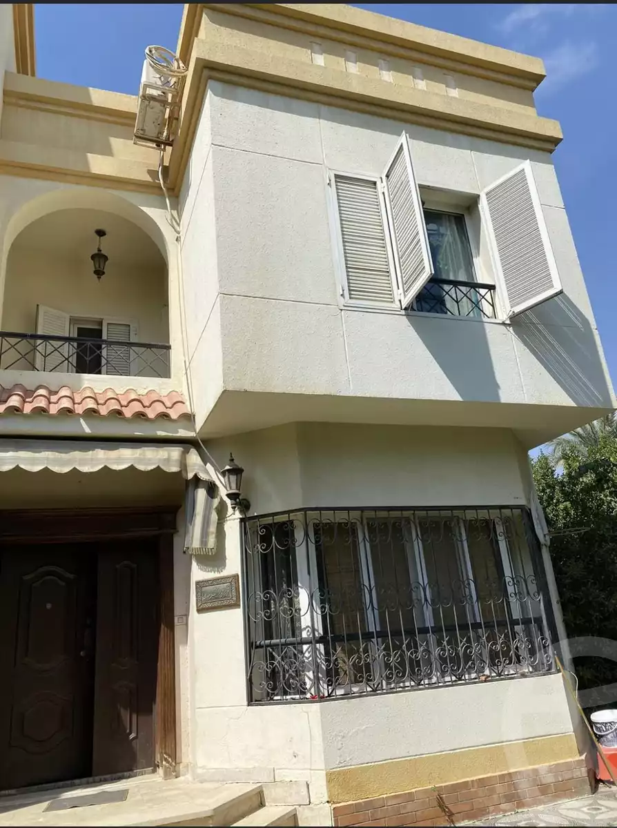 https://aqarmap.com.eg/ar/listing/3868847-for-sale-cairo-new-cairo-lrhb-city-phase-1-ahmed-rami-st