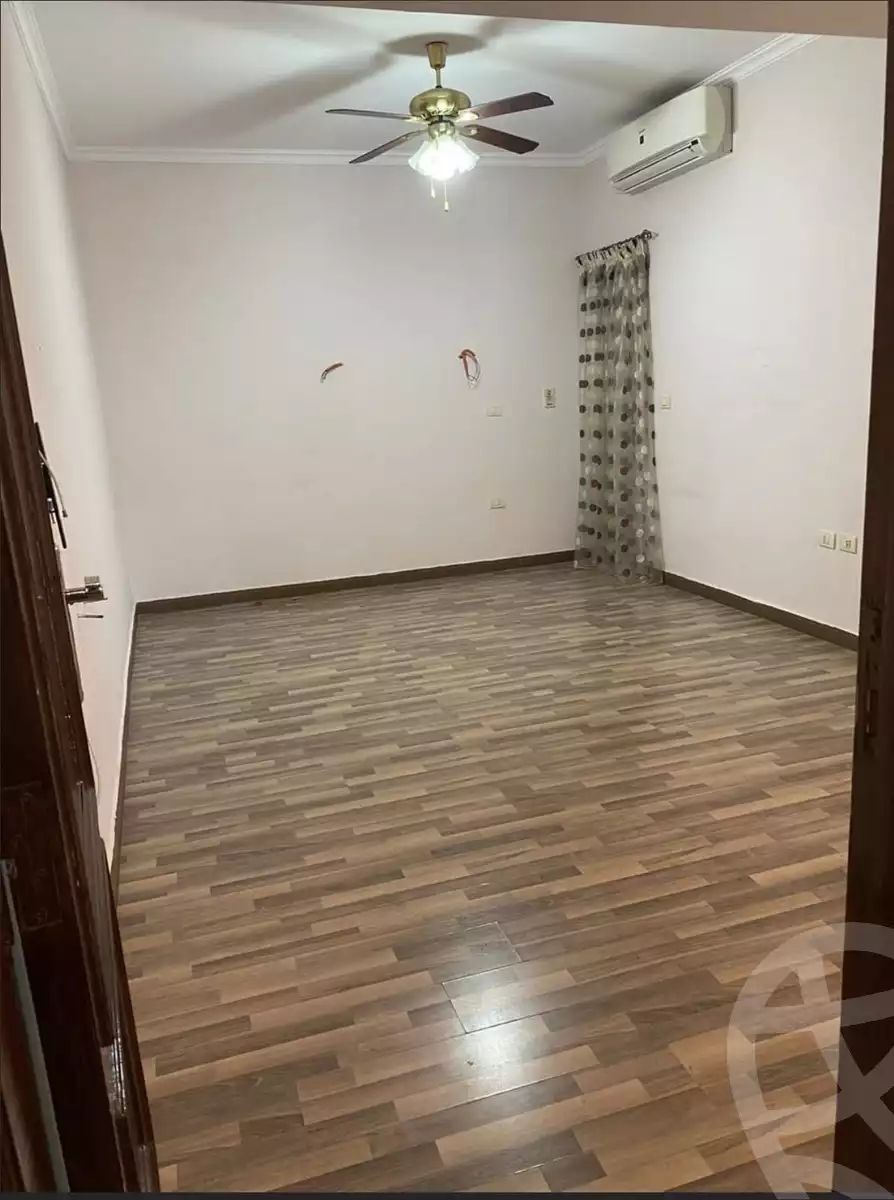 https://aqarmap.com.eg/ar/listing/3868847-for-sale-cairo-new-cairo-lrhb-city-phase-1-ahmed-rami-st