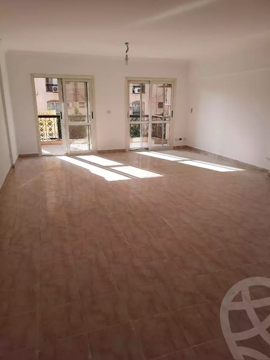 https://aqarmap.com.eg/ar/listing/3868871-for-sale-cairo-new-cairo-lrhb-city-phase-8