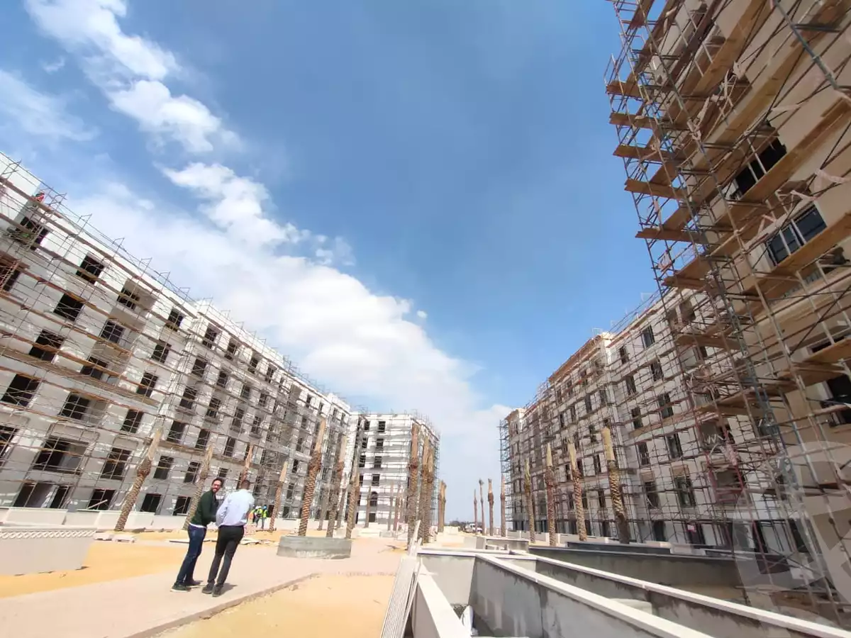 https://aqarmap.com.eg/ar/listing/3873490-for-sale-cairo-el-sheikh-zayed-city-compounds-kmbwnd-fyldj-wyst-dr-llttwyr