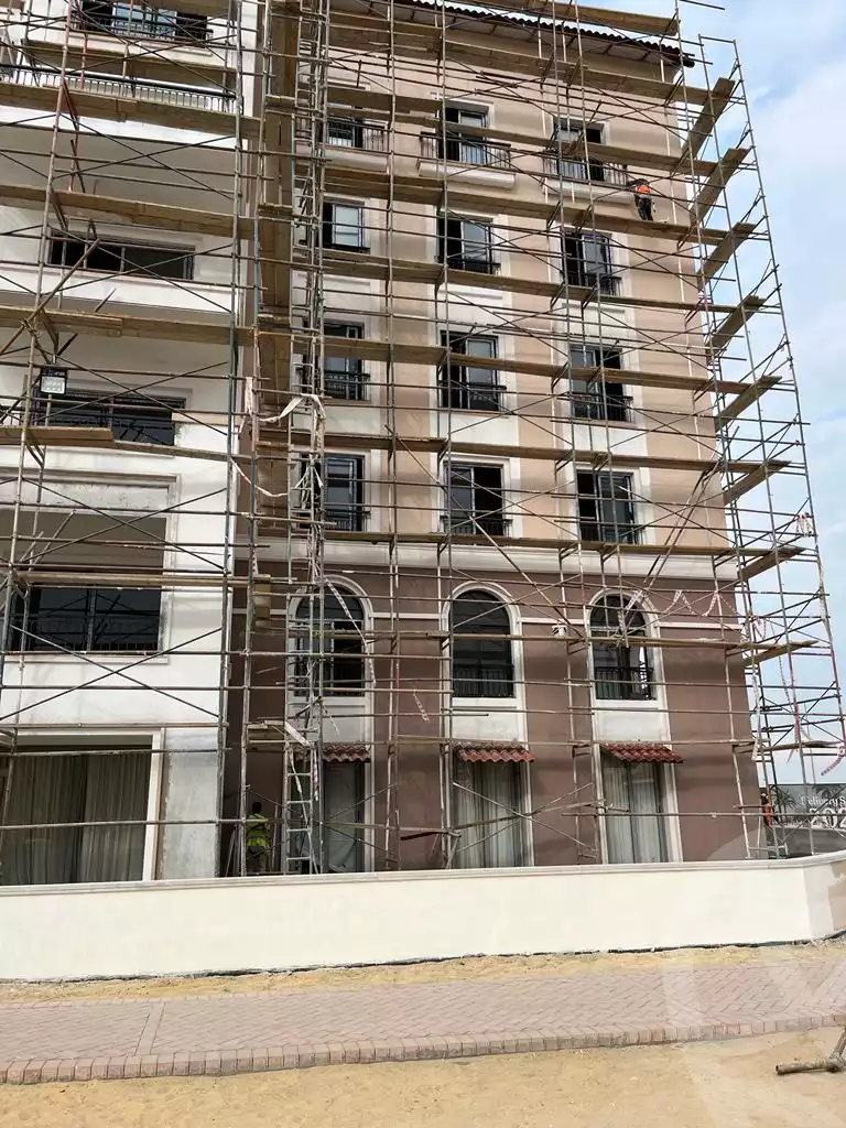 https://aqarmap.com.eg/ar/listing/3873490-for-sale-cairo-el-sheikh-zayed-city-compounds-kmbwnd-fyldj-wyst-dr-llttwyr