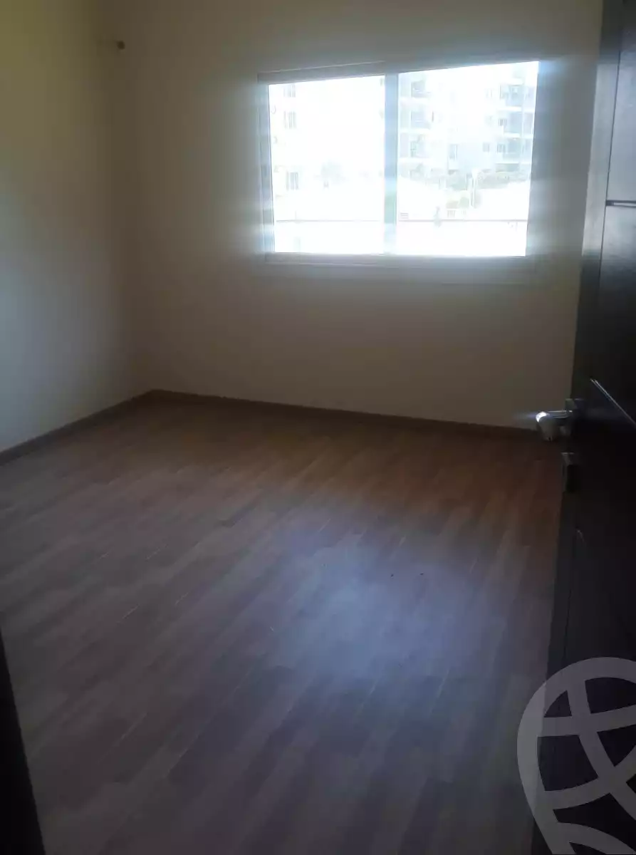 https://aqarmap.com.eg/ar/listing/3878574-for-sale-cairo-el-sheikh-zayed-city-compounds-dh-drys