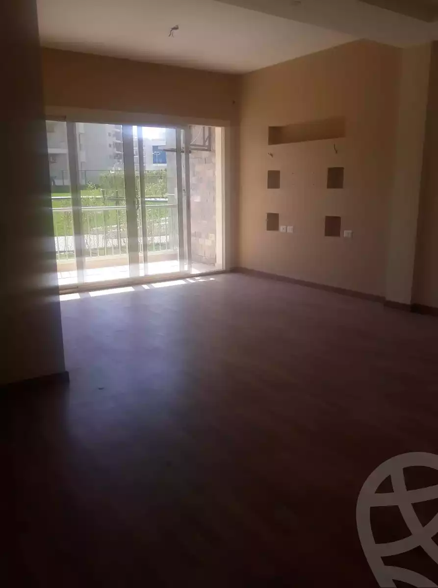 https://aqarmap.com.eg/ar/listing/3878574-for-sale-cairo-el-sheikh-zayed-city-compounds-dh-drys