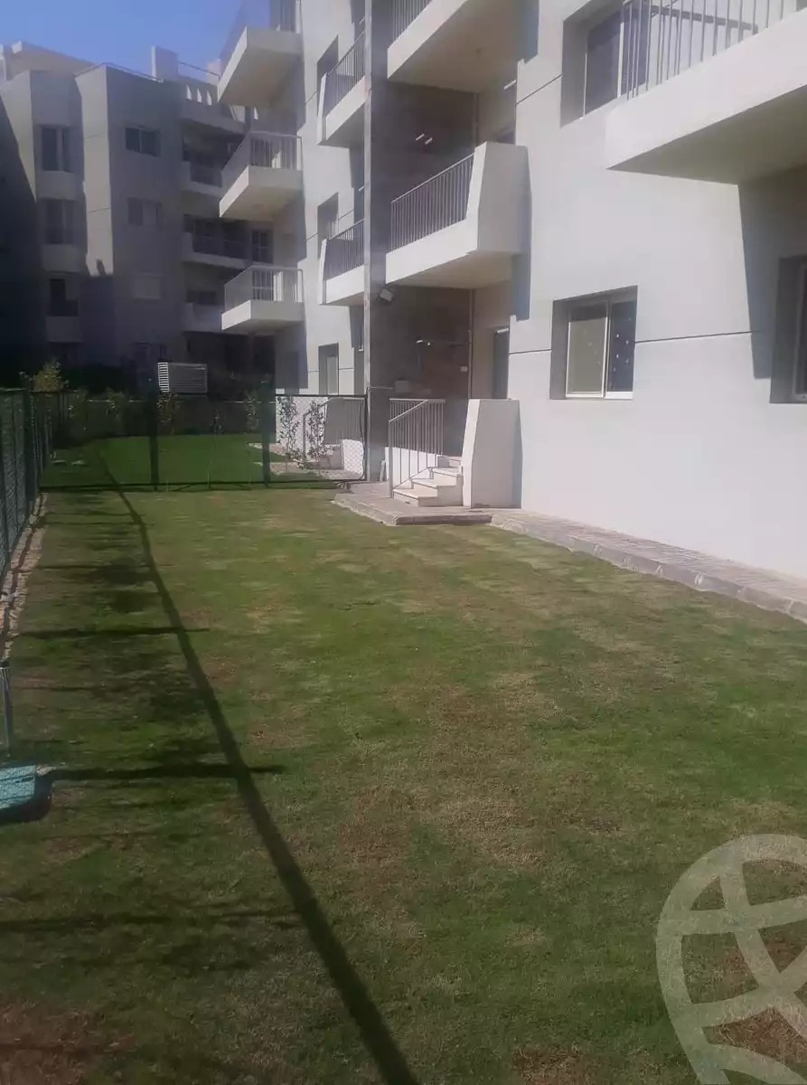 https://aqarmap.com.eg/ar/listing/3878574-for-sale-cairo-el-sheikh-zayed-city-compounds-dh-drys