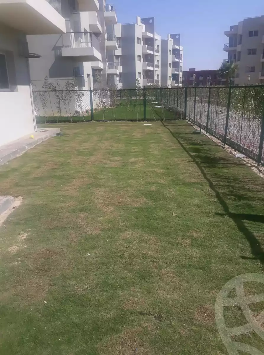 https://aqarmap.com.eg/ar/listing/3878574-for-sale-cairo-el-sheikh-zayed-city-compounds-dh-drys