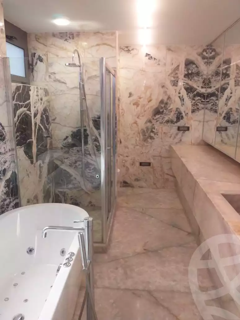 https://aqarmap.com.eg/ar/listing/3879197-for-sale-cairo-new-cairo-lrhb-city-phase-8