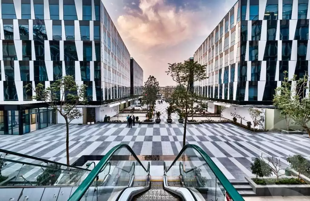 https://aqarmap.com.eg/ar/listing/3880733-for-sale-cairo-el-sheikh-zayed-city-compounds-brk-stryt-mwl-sky