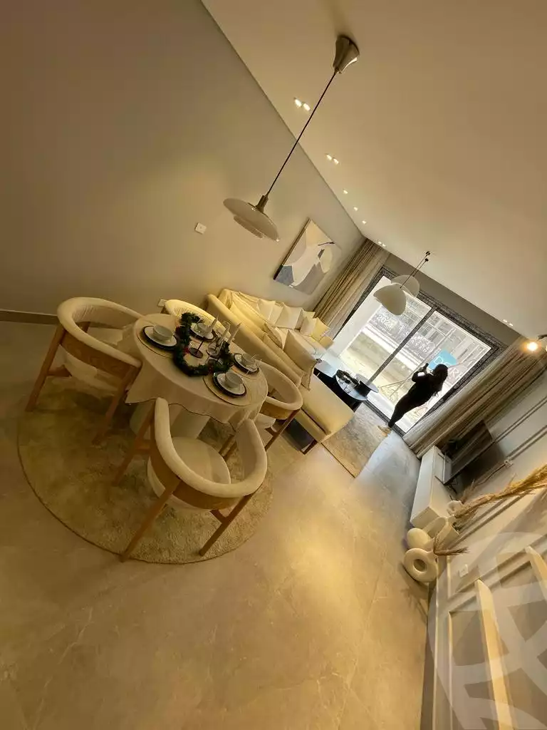 https://aqarmap.com.eg/en/listing/3881850-for-sale-cairo-el-sheikh-zayed-city-compounds-kmbwnd-fyldj-wyst-dr-llttwyr